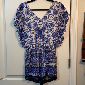 Gianni Bini blue and white patterned romper